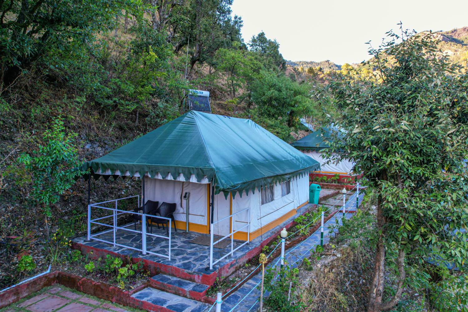 best resorts in pangot for family